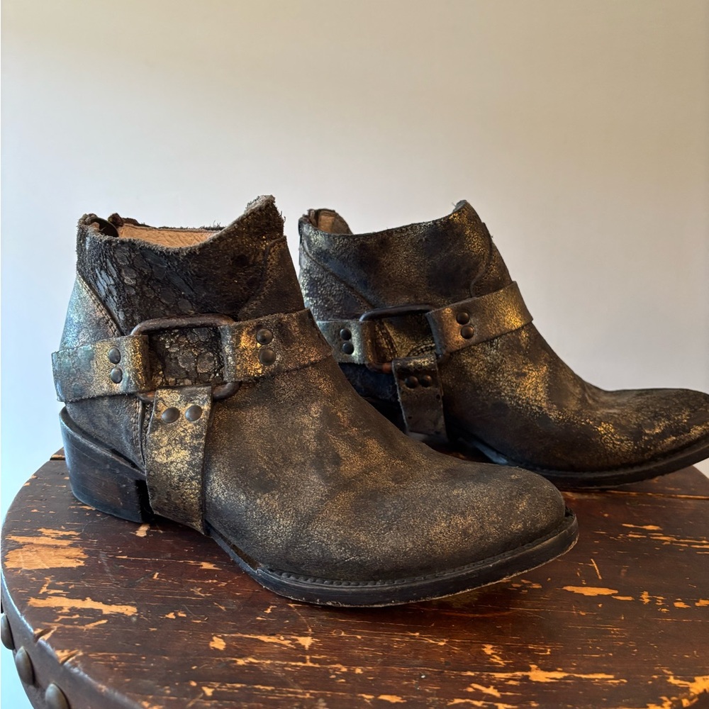 Freebird Phlow by Steven Black and Gold Leather Harness Ankle Boots. W 9. Nice! - Picture 2 of 10